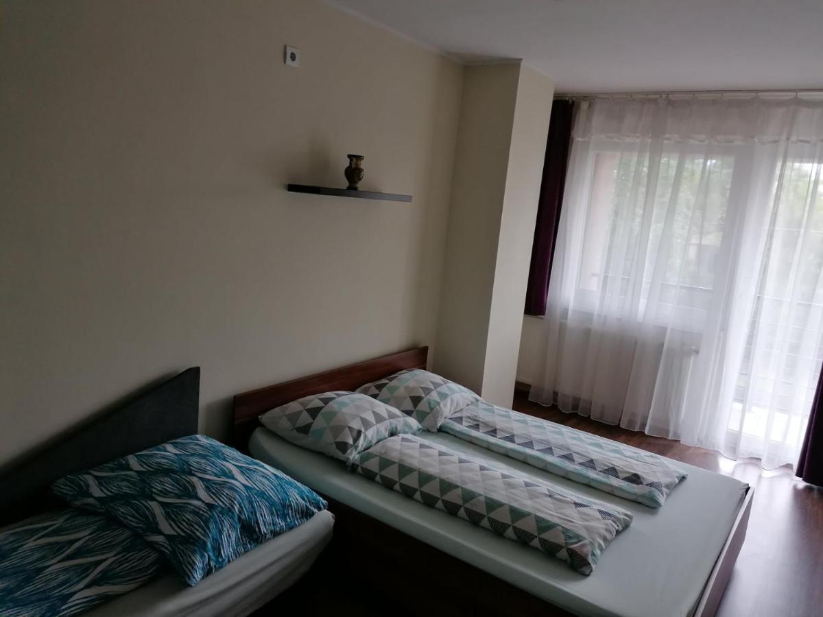 Family Holiday Apartman Nyiregyhaza Bagian luar foto