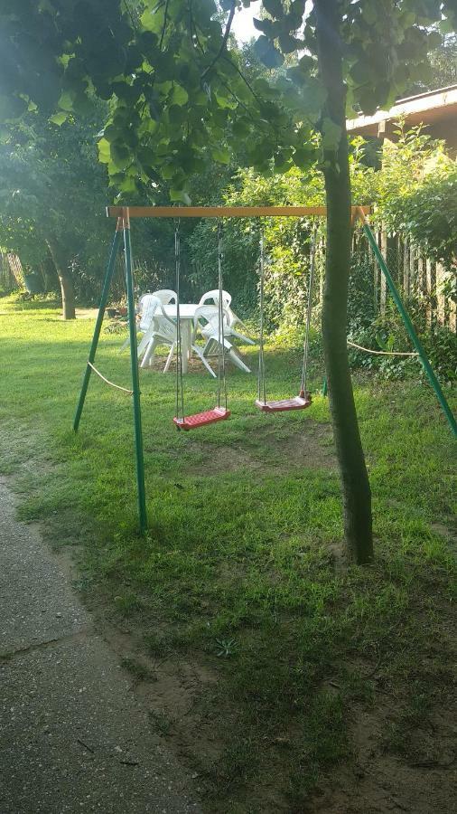Family Holiday Apartman Nyiregyhaza Bagian luar foto