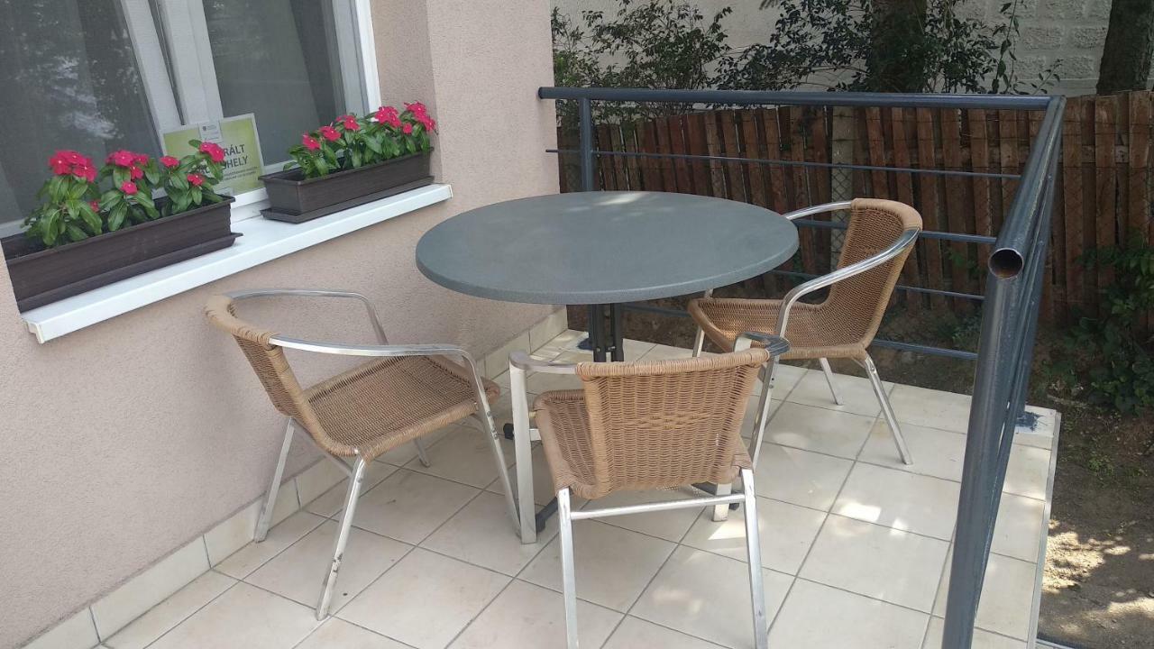 Family Holiday Apartman Nyiregyhaza Bagian luar foto