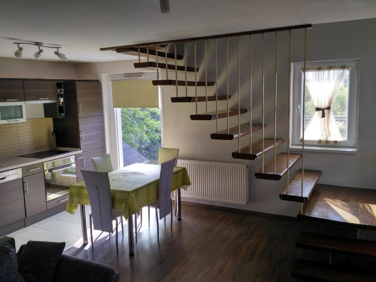 Family Holiday Apartman Nyiregyhaza Bagian luar foto